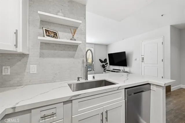 $445,000 | 7120 La Tijera Boulevard, Unit D101, Los Angeles, CA 90045