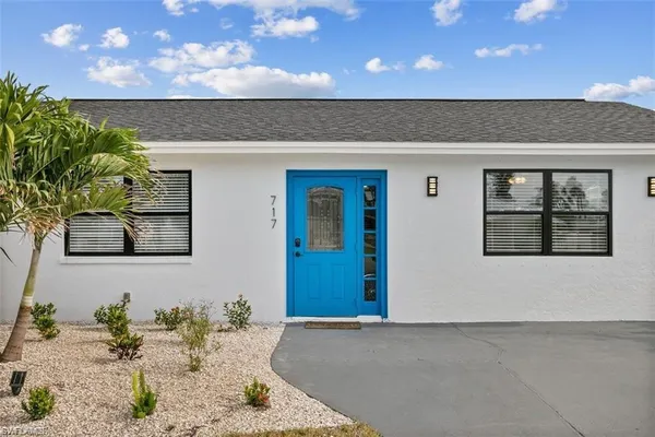 $2,300 | 717 95th Avenue North, Unit 1, Naples, FL 34108