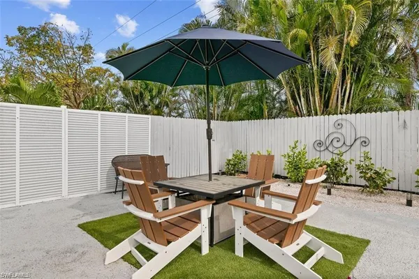 $2,300 | 717 95th Avenue North, Unit 1, Naples, FL 34108