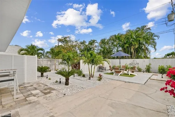 $2,300 | 717 95th Avenue North, Unit 1, Naples, FL 34108