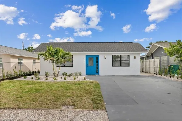 $2,300 | 717 95th Avenue North, Unit 1, Naples, FL 34108