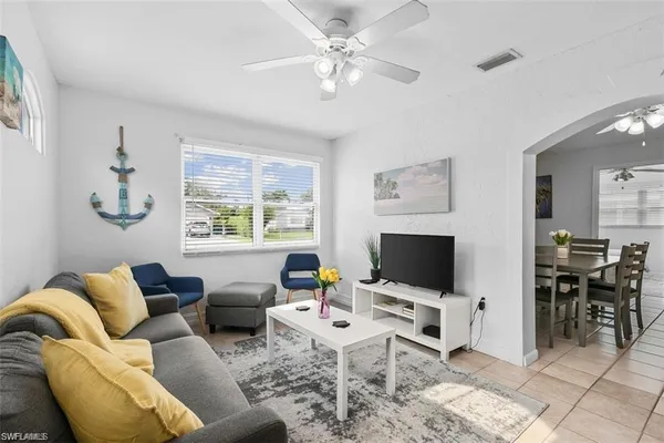 $2,300 | 717 95th Avenue North, Unit 1, Naples, FL 34108