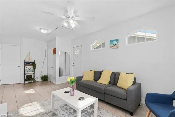 $2,300 | 717 95th Avenue North, Unit 1, Naples, FL 34108