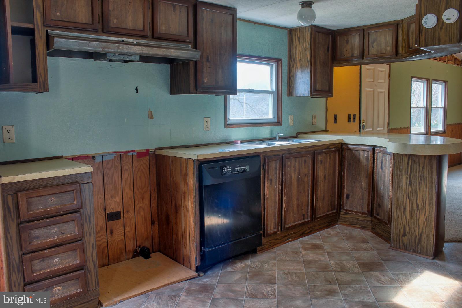 407 Holtzman Road Reinholds, PA 17569 - Photo 6 of 19 Kitchen