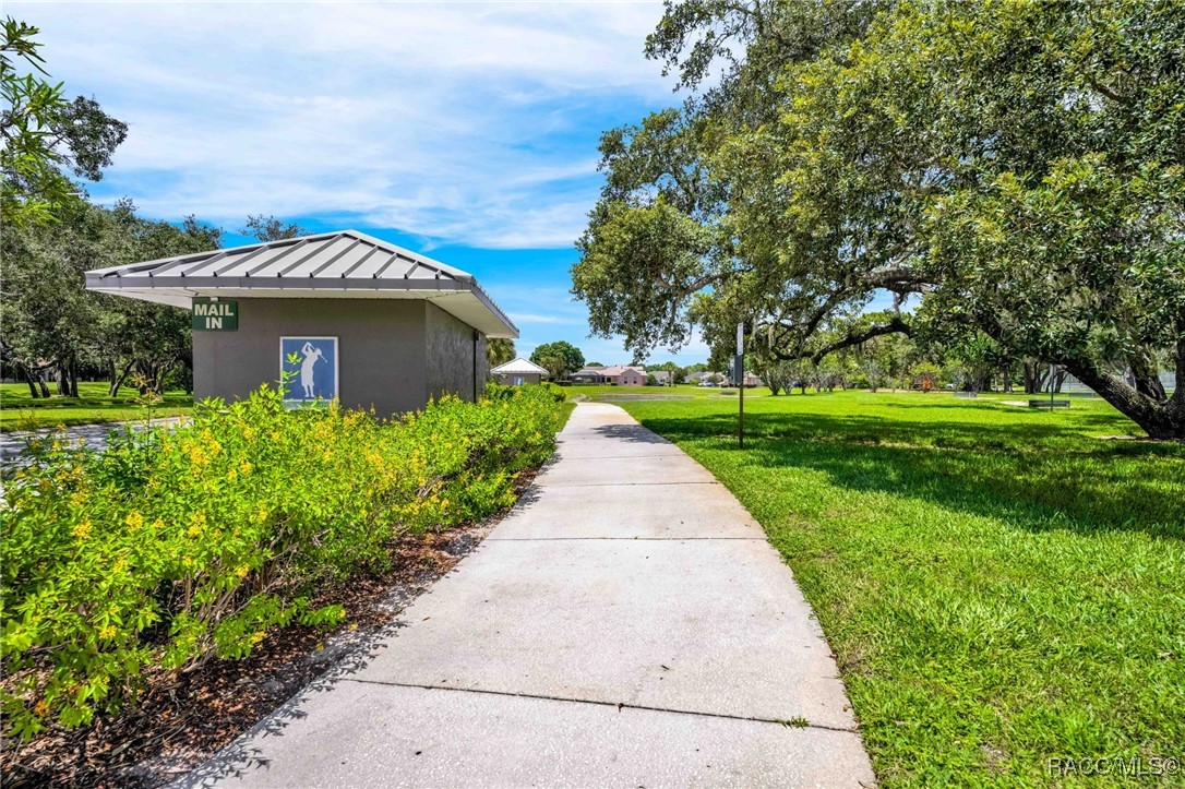10148 Duffy Circle Weeki Wachee, FL 34613 - Photo 5 of 75