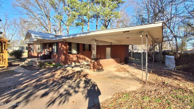 $89,900 | 136 Vance Street, Batesville, MS 38606