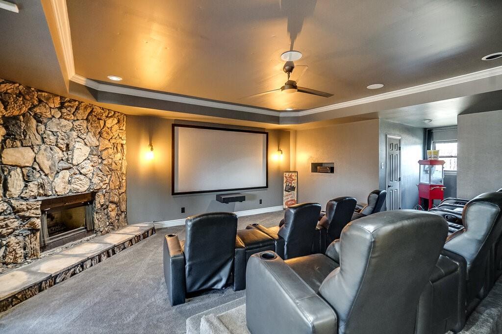 2045 Mansfield Road Cedar Hill, TX 75104 - Photo 16 of 32 a room with furniture projector and screen