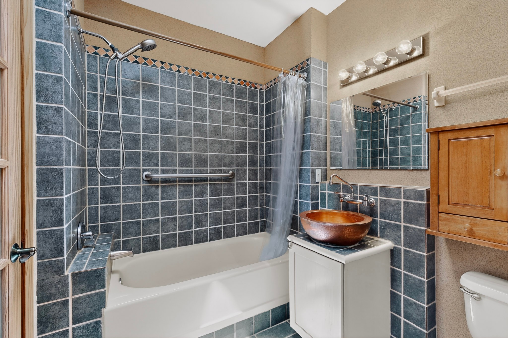 1404 Tesuque Creek Road Santa Fe, NM 87501 - Photo 46 of 55 Guest bathroom