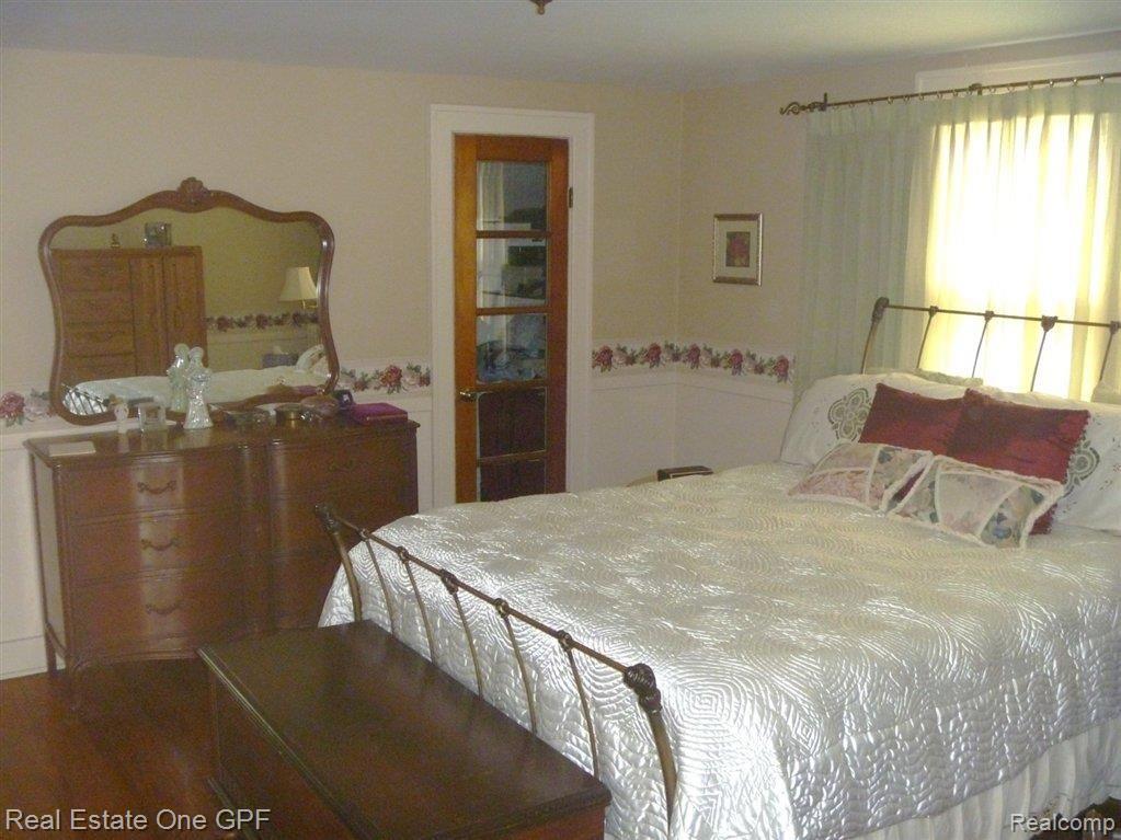 1449 Nottingham Road Grosse Pointe, MI 48230 - Photo 12 of 19 21 Master Suite.JPG