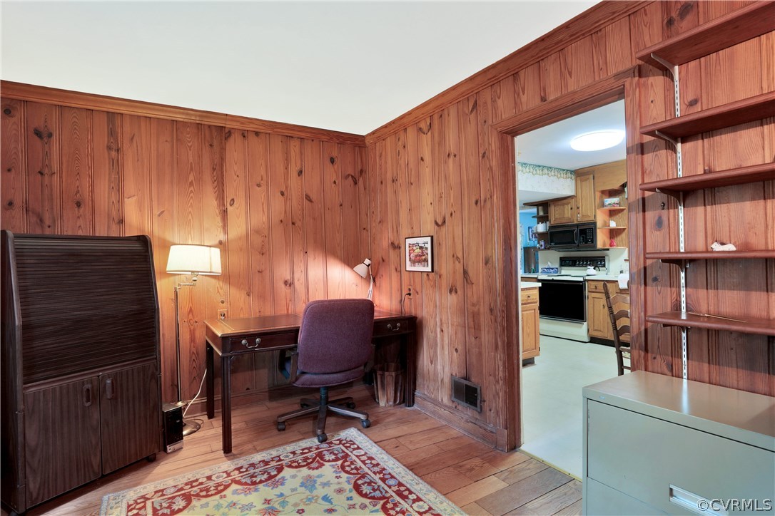 704 Baldwin Road Richmond, VA 23229 - Photo 8 of 35 Gallery Image 8