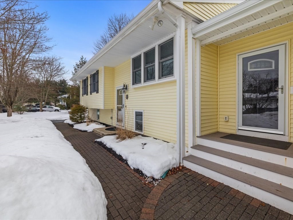 7 Pierce Road Marshfield, MA 02050 - Photo 4 of 34