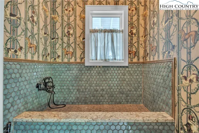 $1,699,000 | 230 Highway 88, Jefferson, NC 28640