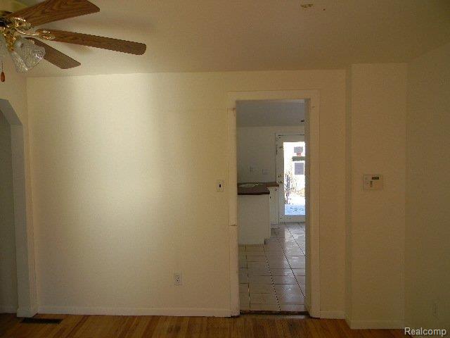 160 Benjamin Street Romeo, MI 48065 - Photo 6 of 17 DSCN5886.JPG