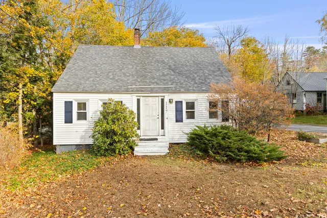 $395,000 | 117 School Street, Gorham, ME 04038