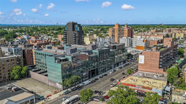 $744,100 | 144-49 Northern Boulevard, Unit 701 | Murray Hill - Flushing