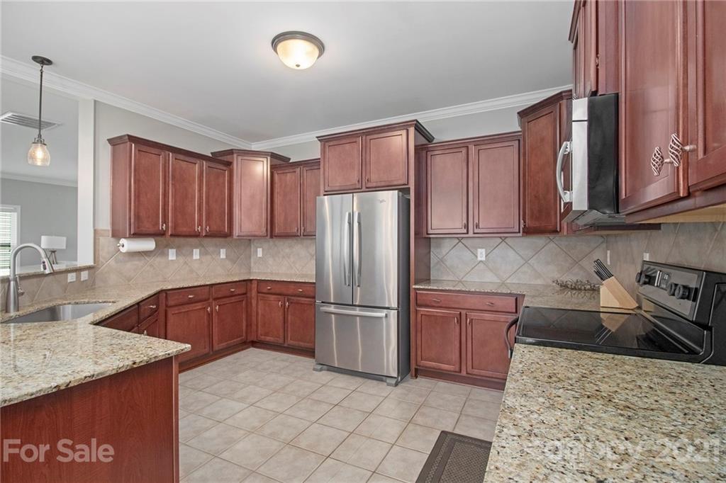 9523 Fernspray Road Charlotte, NC 28213 - Photo 5 of 29 Gallery Image 5