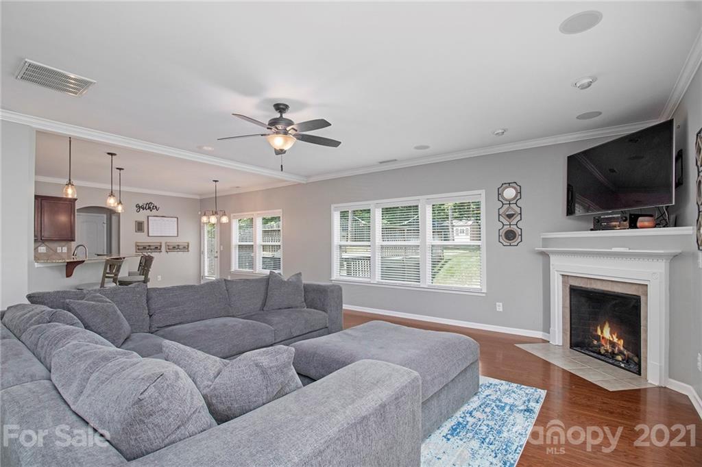 9523 Fernspray Road Charlotte, NC 28213 - Photo 6 of 29 Gallery Image 6