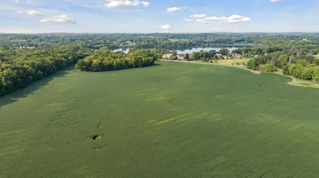 $875,000 | 24-x4 Holy Name Drive, Wayzata, MN 55391