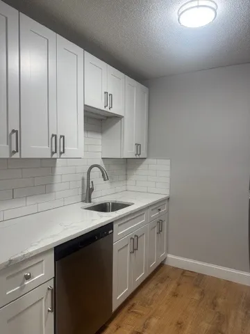 $2,495 | 65 Oaklawn Avenue, Unit 75114, Cranston, RI 02920