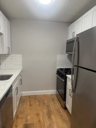 $2,495 | 65 Oaklawn Avenue, Unit 75114, Cranston, RI 02920