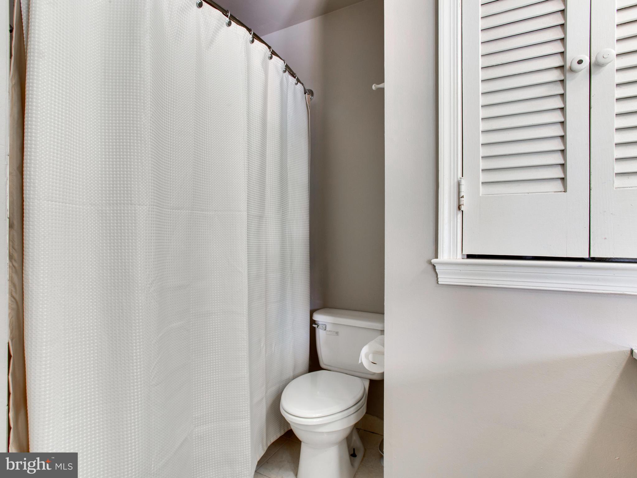 9819 Greenview Lane Manassas, VA 20109 - Photo 26 of 30 Upper Level hall bath 2