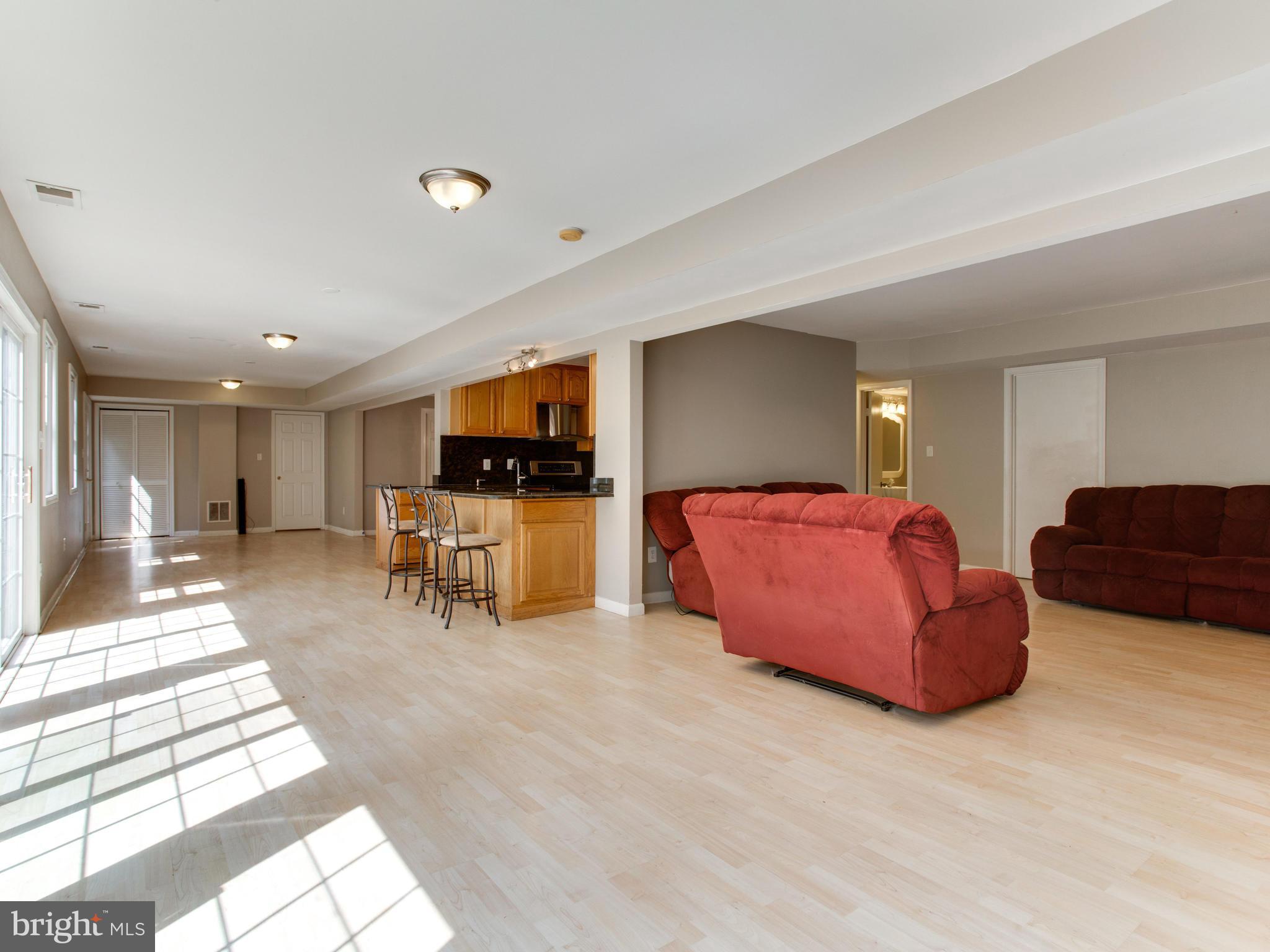 9819 Greenview Lane Manassas, VA 20109 - Photo 8 of 30 Family Room