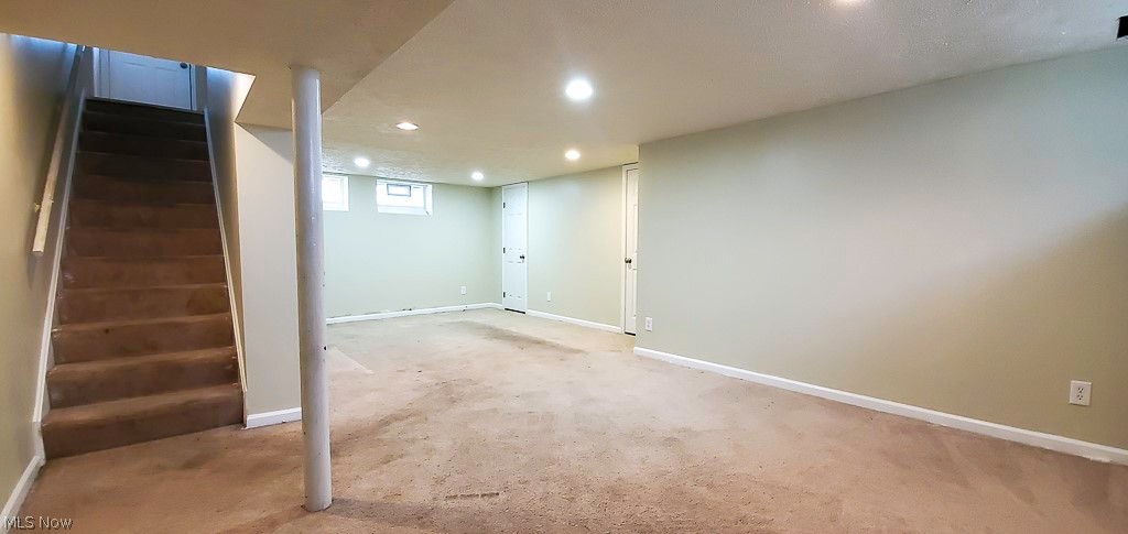 1382 Sunset Road Cleveland, OH 44124 - Photo 29 of 33