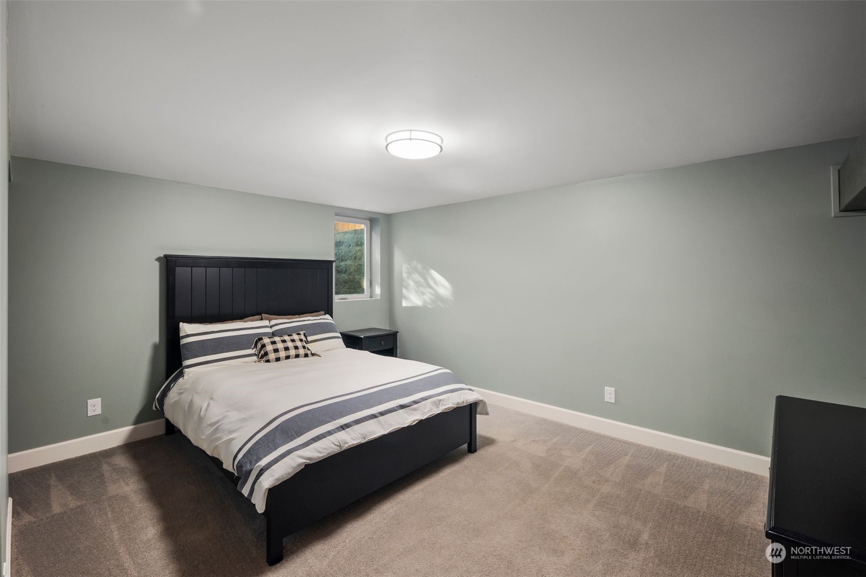 1733 Aberdeen Avenue Northeast Renton, WA 98056 - Photo 15 of 30 Gallery Image 15