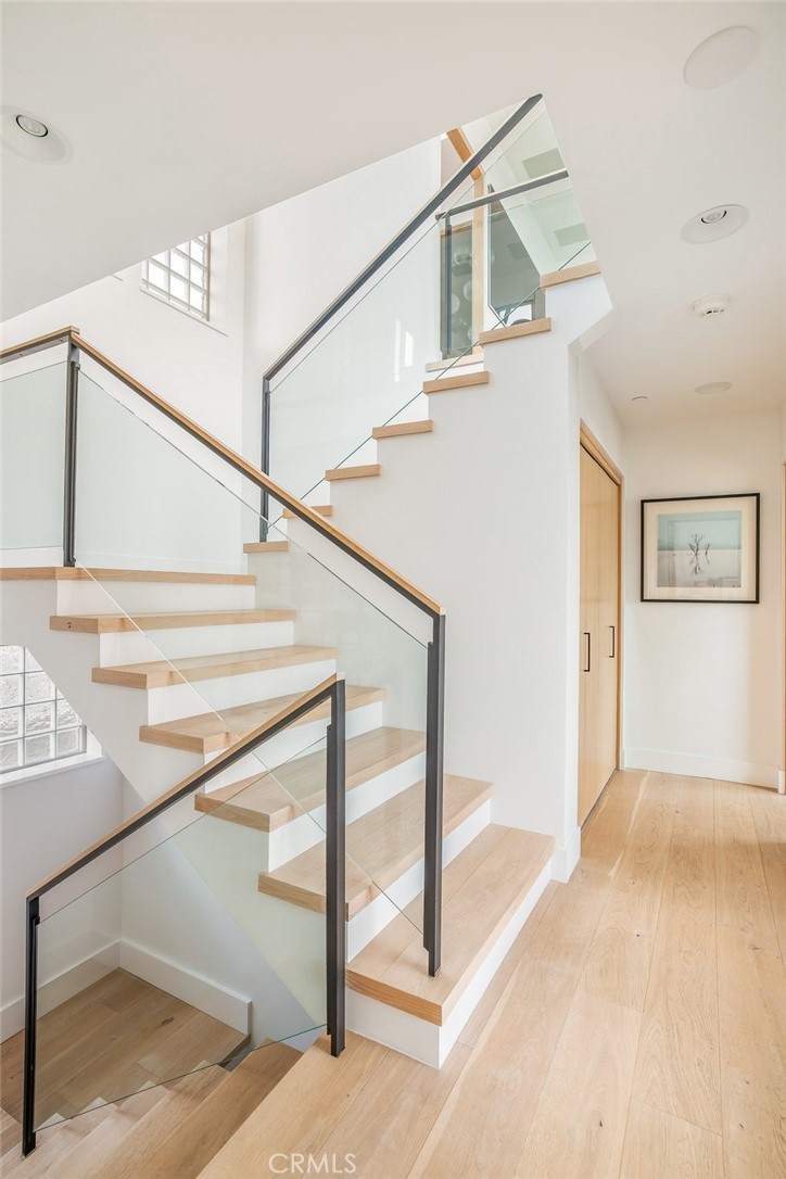 2702 The Strand Manhattan Beach, CA 90266 - Photo 27 of 52 a view of entryway