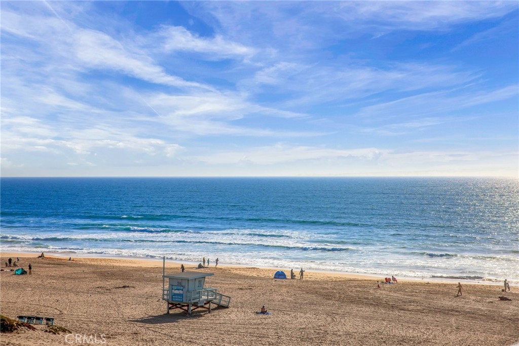2702 The Strand Manhattan Beach, CA 90266 - Photo 52 of 52 a view of an ocean