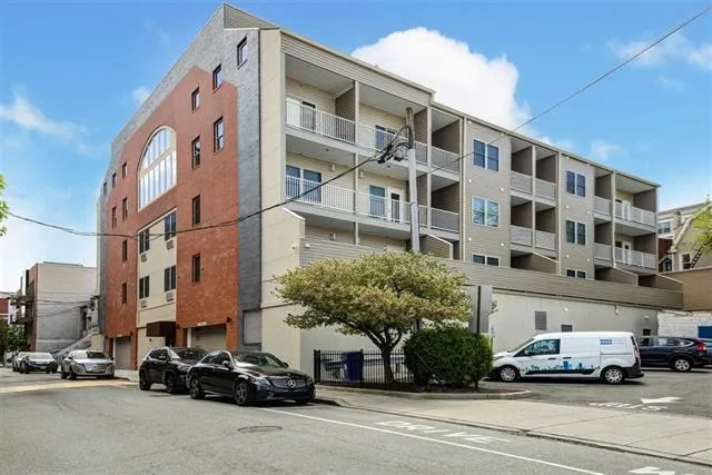 $2,500 | 545 39th Street, Unit 306, Union City, NJ 07087