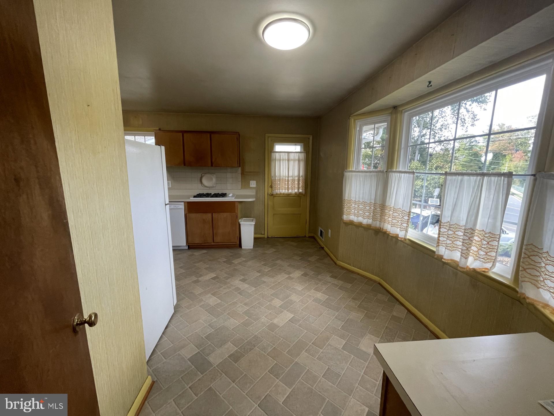 3822 Gallows Road Annandale, VA 22003 - Photo 6 of 18 Eat-in space