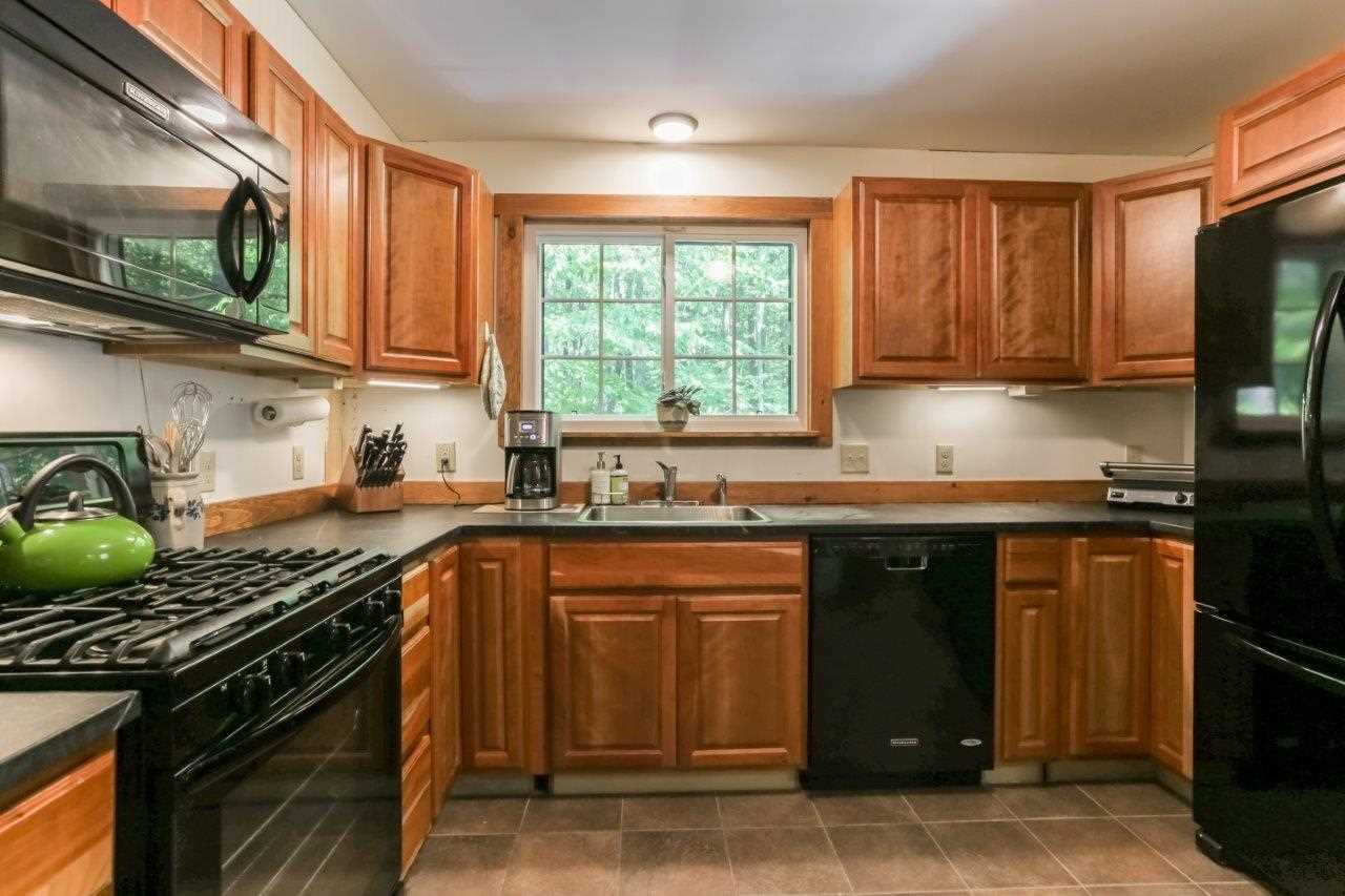 253 Hall Road Barrington, NH 03825 - Photo 9 of 30 Gallery Image 9