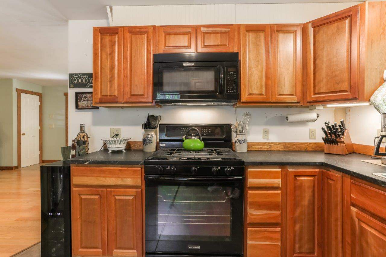 253 Hall Road Barrington, NH 03825 - Photo 10 of 30 Gallery Image 10