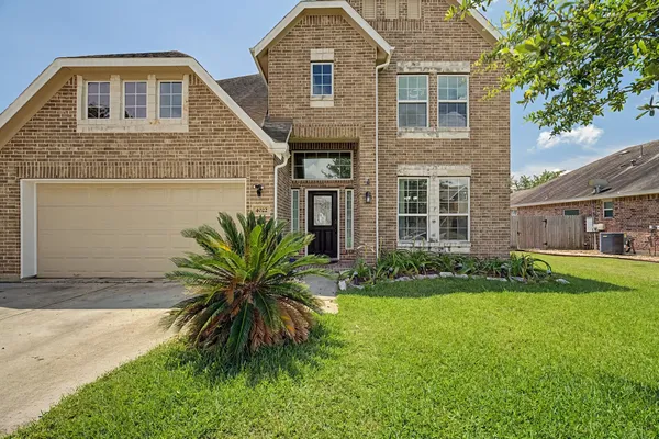 $440,000 | 4022 Cypress Point Drive, Mont Belvieu, TX 77523