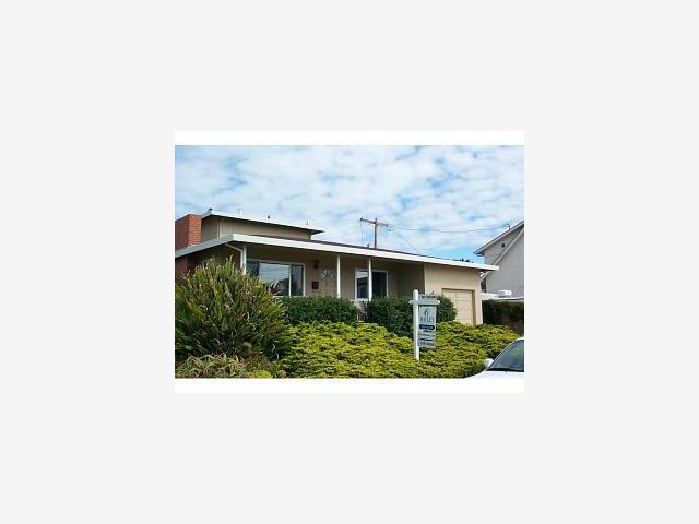 a picture of a bench in a window