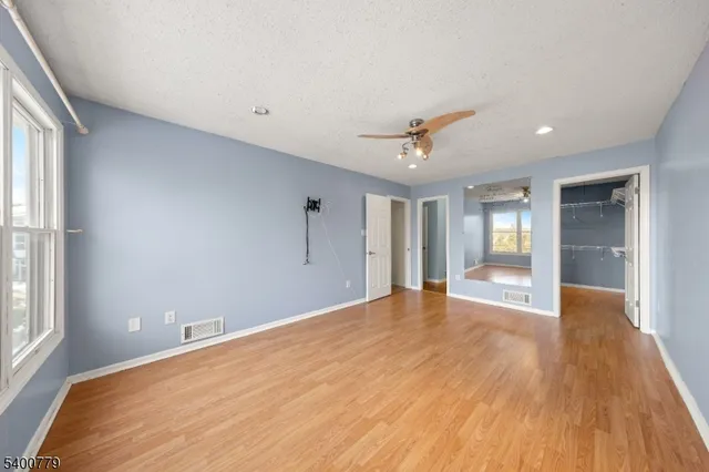 $259,000 | 54 Burlington Court, Hamburg, NJ 07419