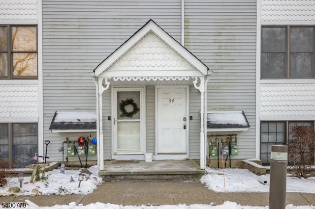 $259,000 | 54 Burlington Court, Hamburg, NJ 07419