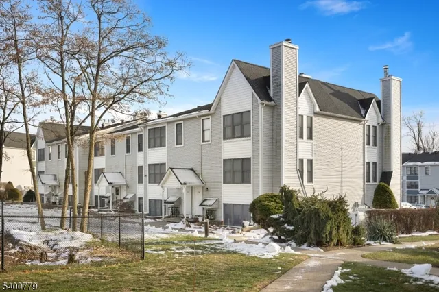 $259,000 | 54 Burlington Court, Hamburg, NJ 07419