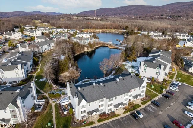 $259,000 | 54 Burlington Court, Hamburg, NJ 07419