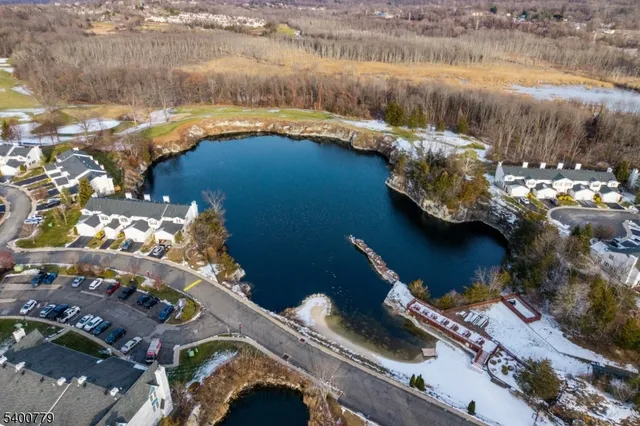 $259,000 | 54 Burlington Court, Hamburg, NJ 07419