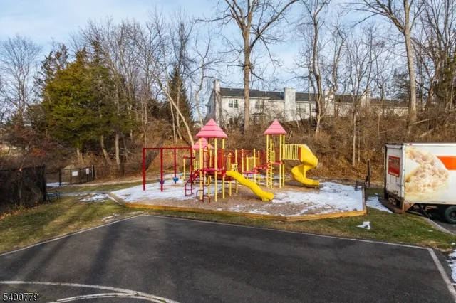 $259,000 | 54 Burlington Court, Hamburg, NJ 07419