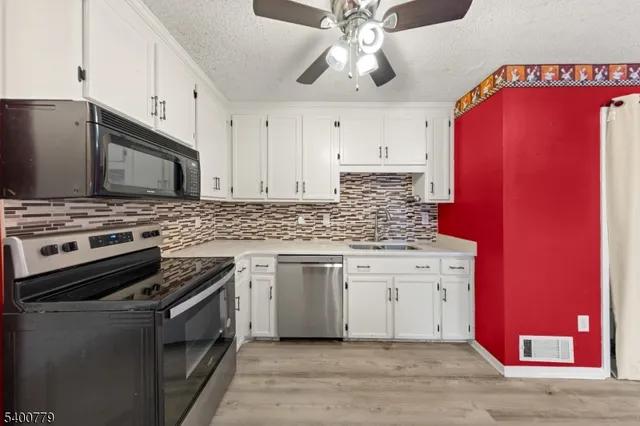 $259,000 | 54 Burlington Court, Hamburg, NJ 07419