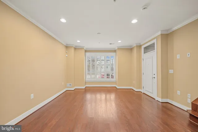 $4,300 | 2111 Richmond Highway, Unit 101, Alexandria, VA 22301