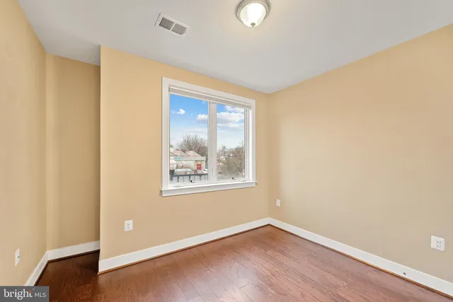 $4,300 | 2111 Richmond Highway, Unit 101, Alexandria, VA 22301