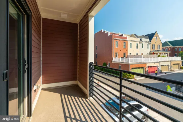 $4,300 | 2111 Richmond Highway, Unit 101, Alexandria, VA 22301