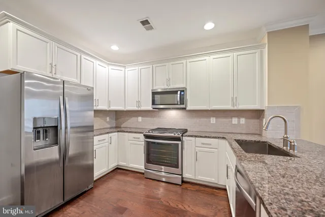 $4,300 | 2111 Richmond Highway, Unit 101, Alexandria, VA 22301