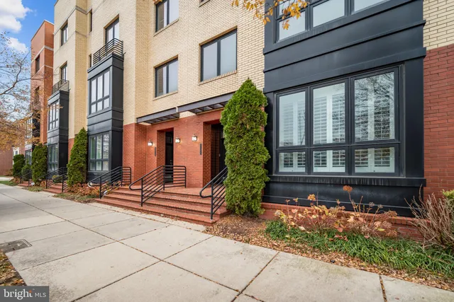 $4,300 | 2111 Richmond Highway, Unit 101, Alexandria, VA 22301