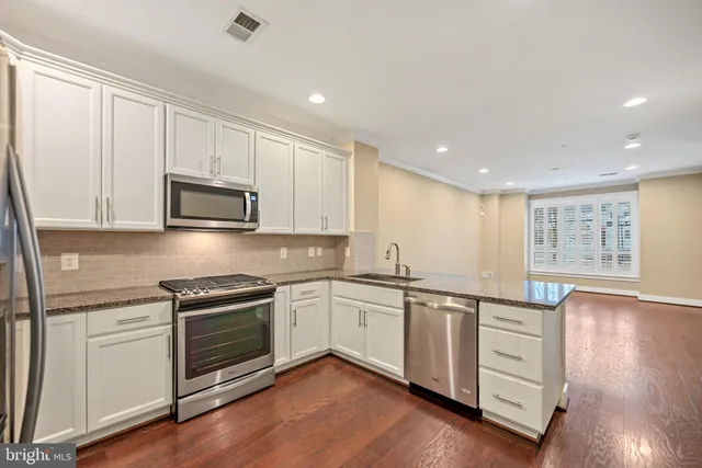 $4,300 | 2111 Richmond Highway, Unit 101, Alexandria, VA 22301