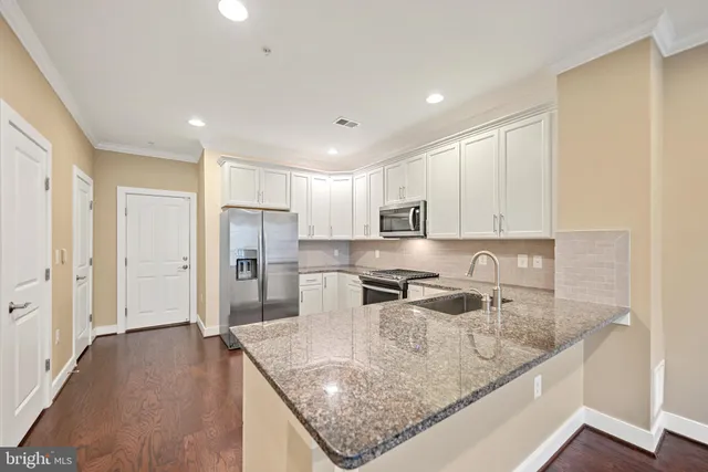 $4,300 | 2111 Richmond Highway, Unit 101, Alexandria, VA 22301